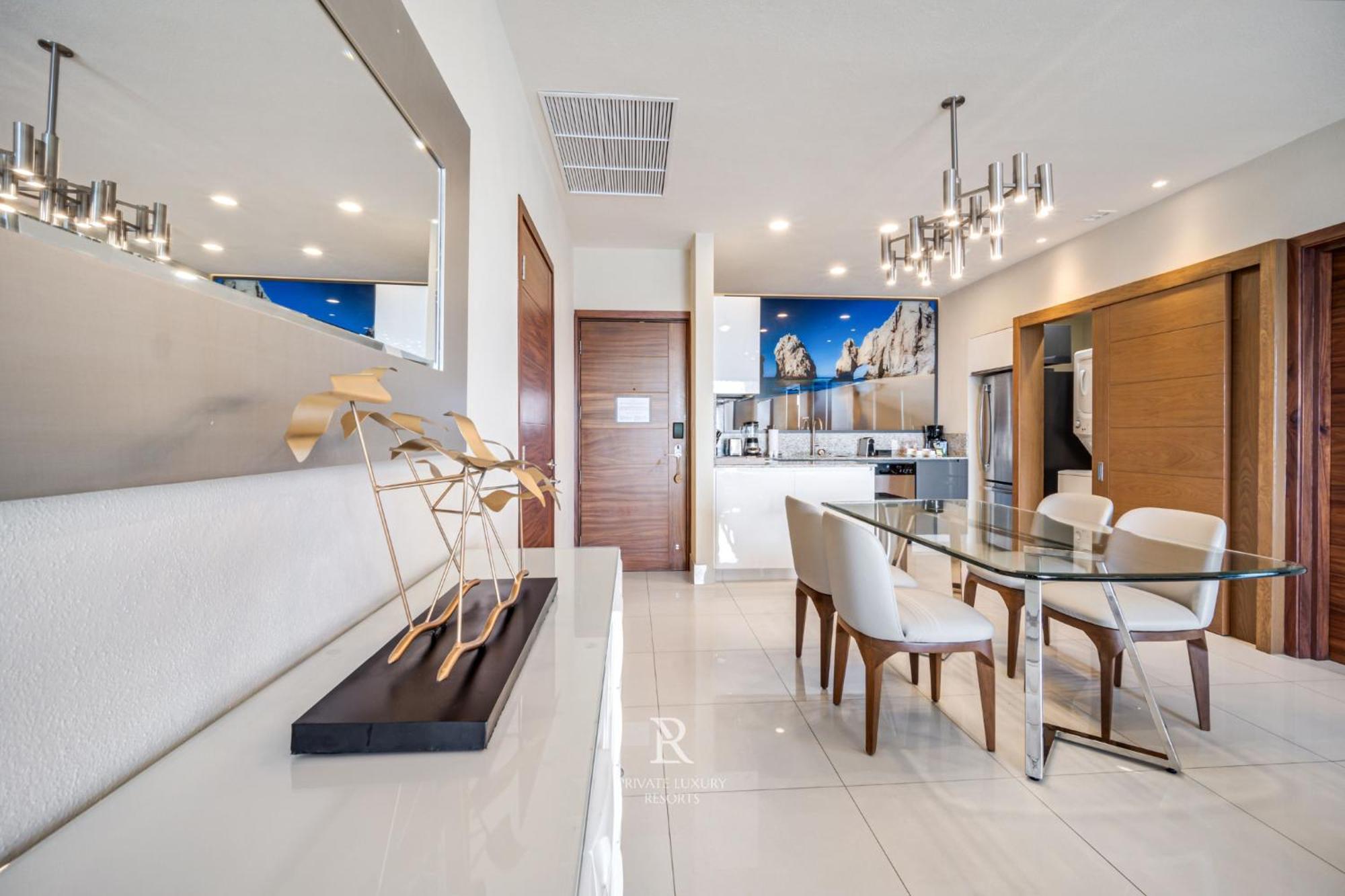 Three Bdr Ocean Front Lockoff - La Valencia Resort *