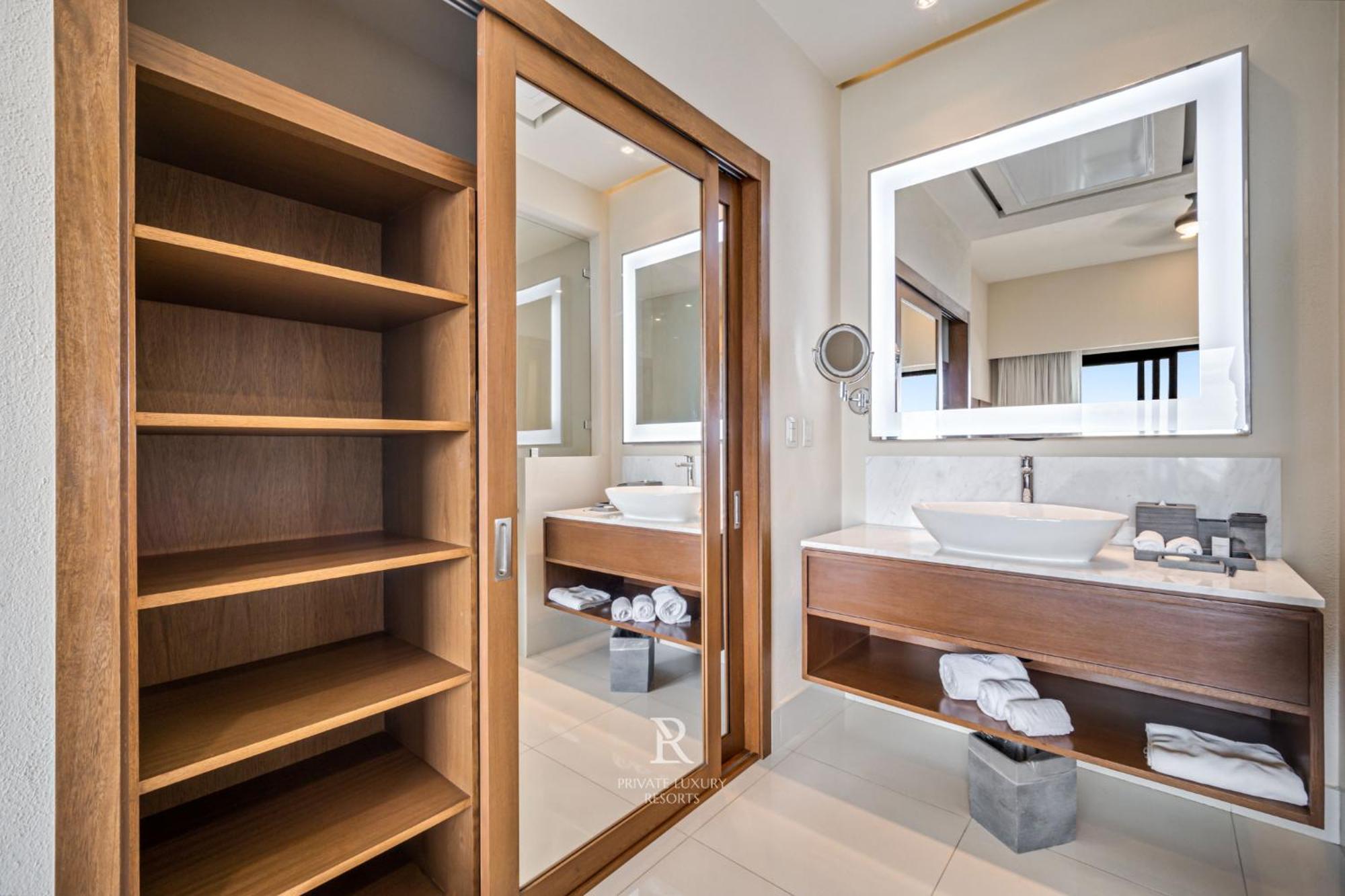 Resort Three Bdr Ocean Front Lockoff - La Valencia Cabo San Lucas
