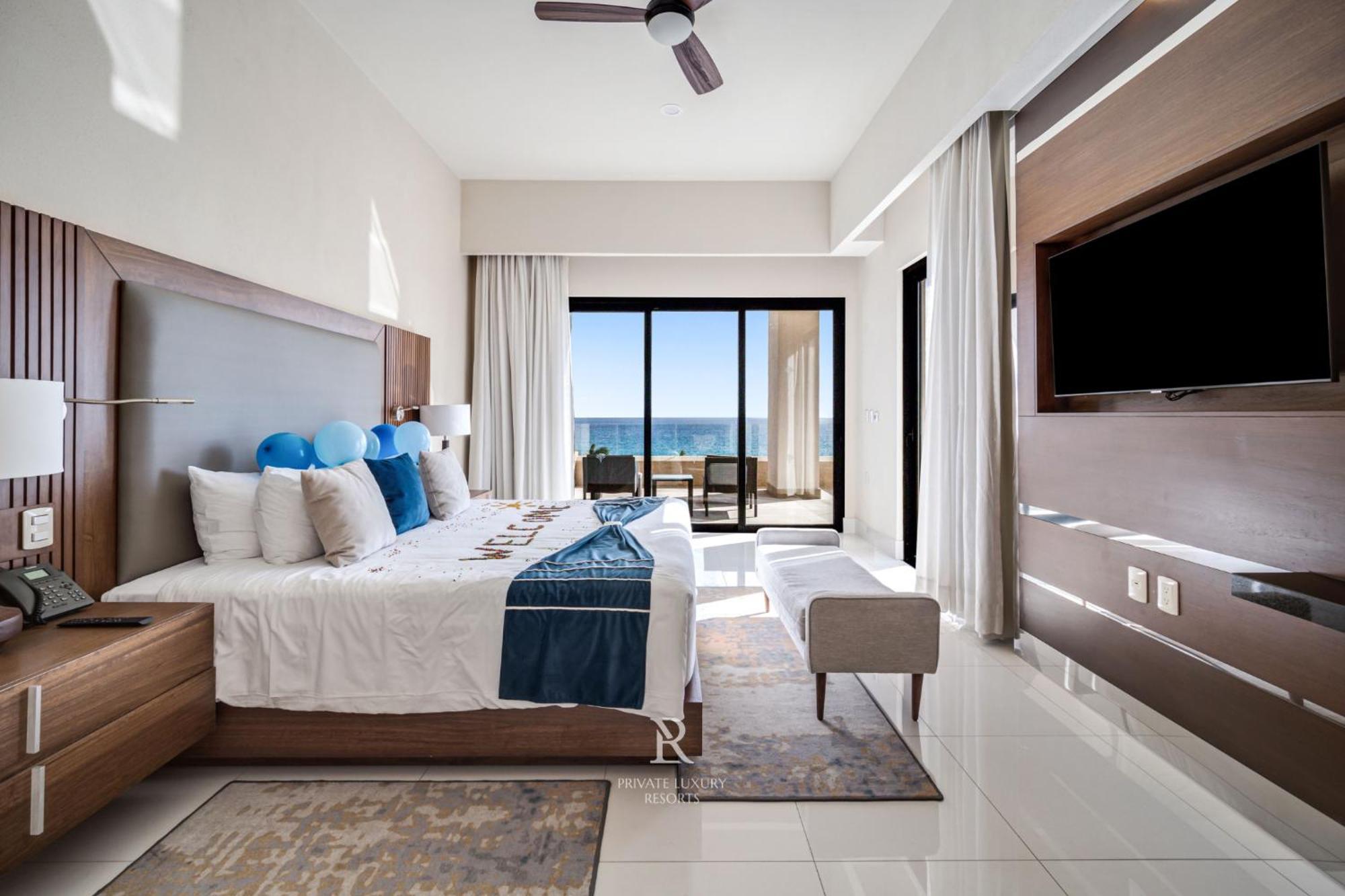 Three Bdr Ocean Front Lockoff - La Valencia Resort *