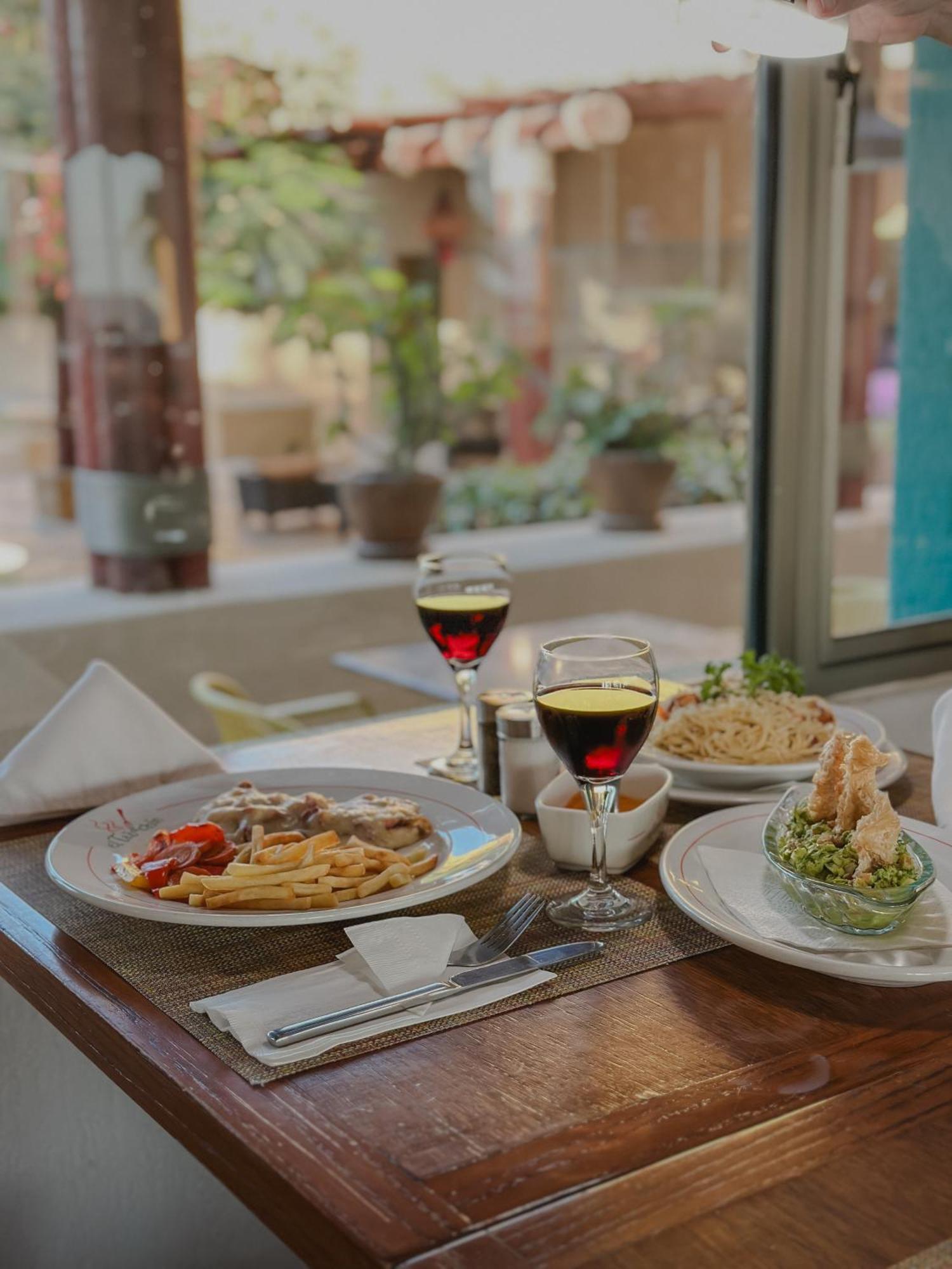 Patios 4*