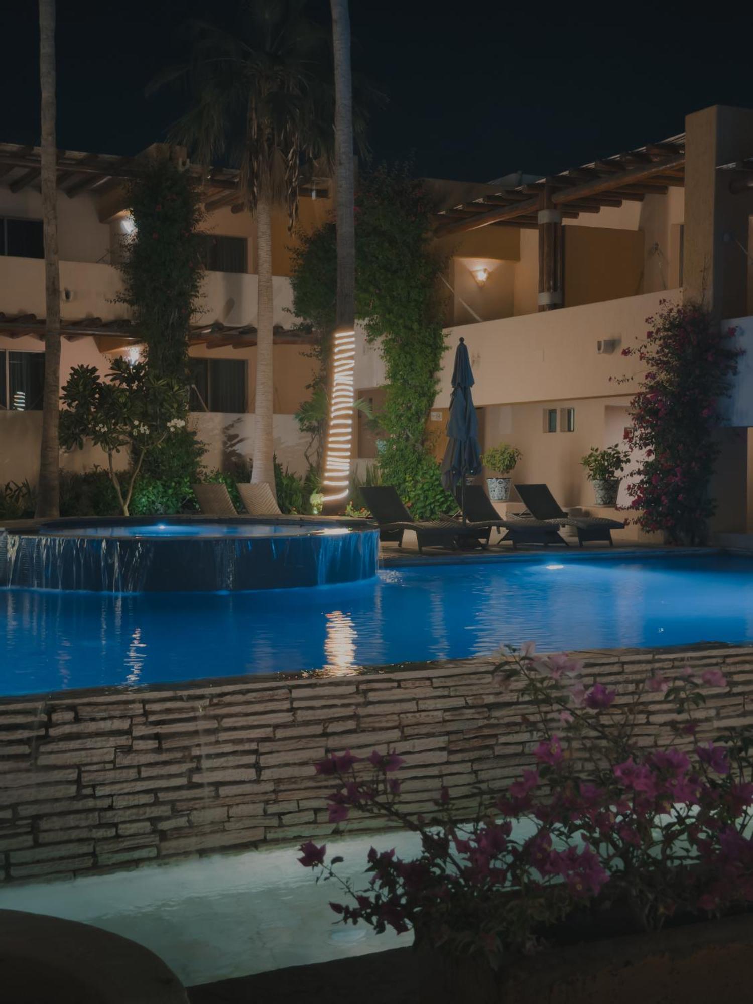 Patios Hotel 4*