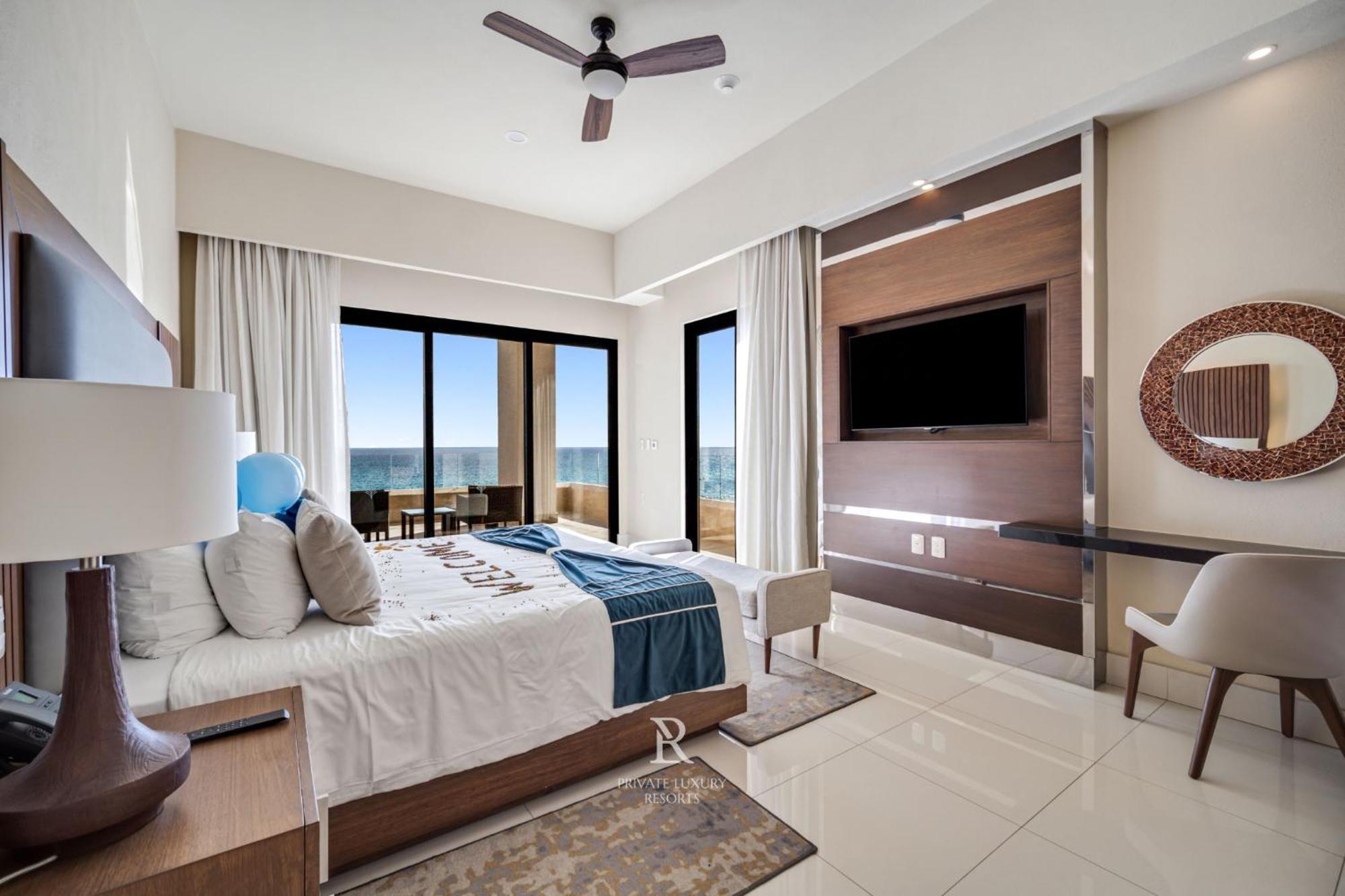 Three Bdr Ocean Front Lockoff - La Valencia *