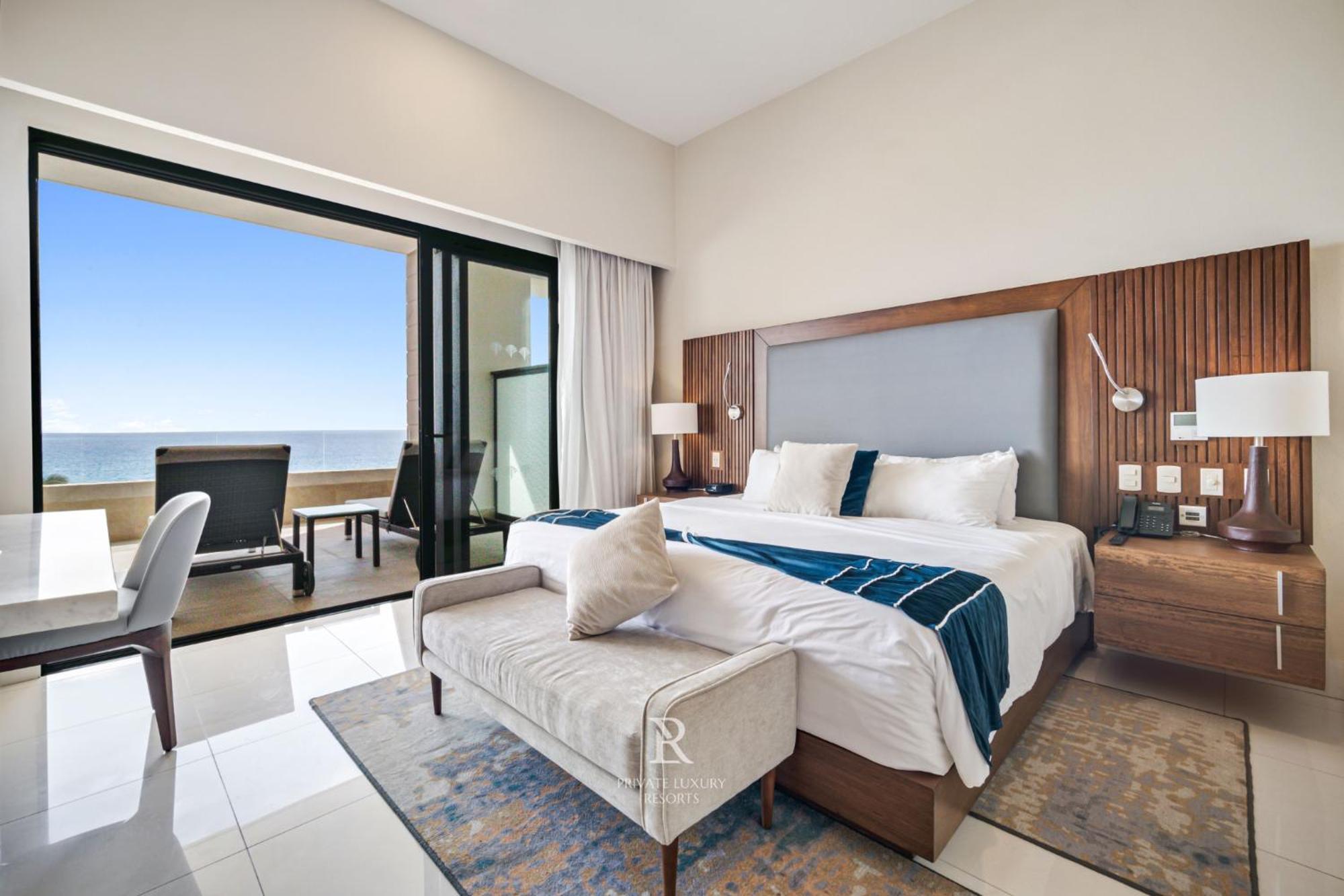 Three Bdr Ocean Front Lockoff - La Valencia Resort