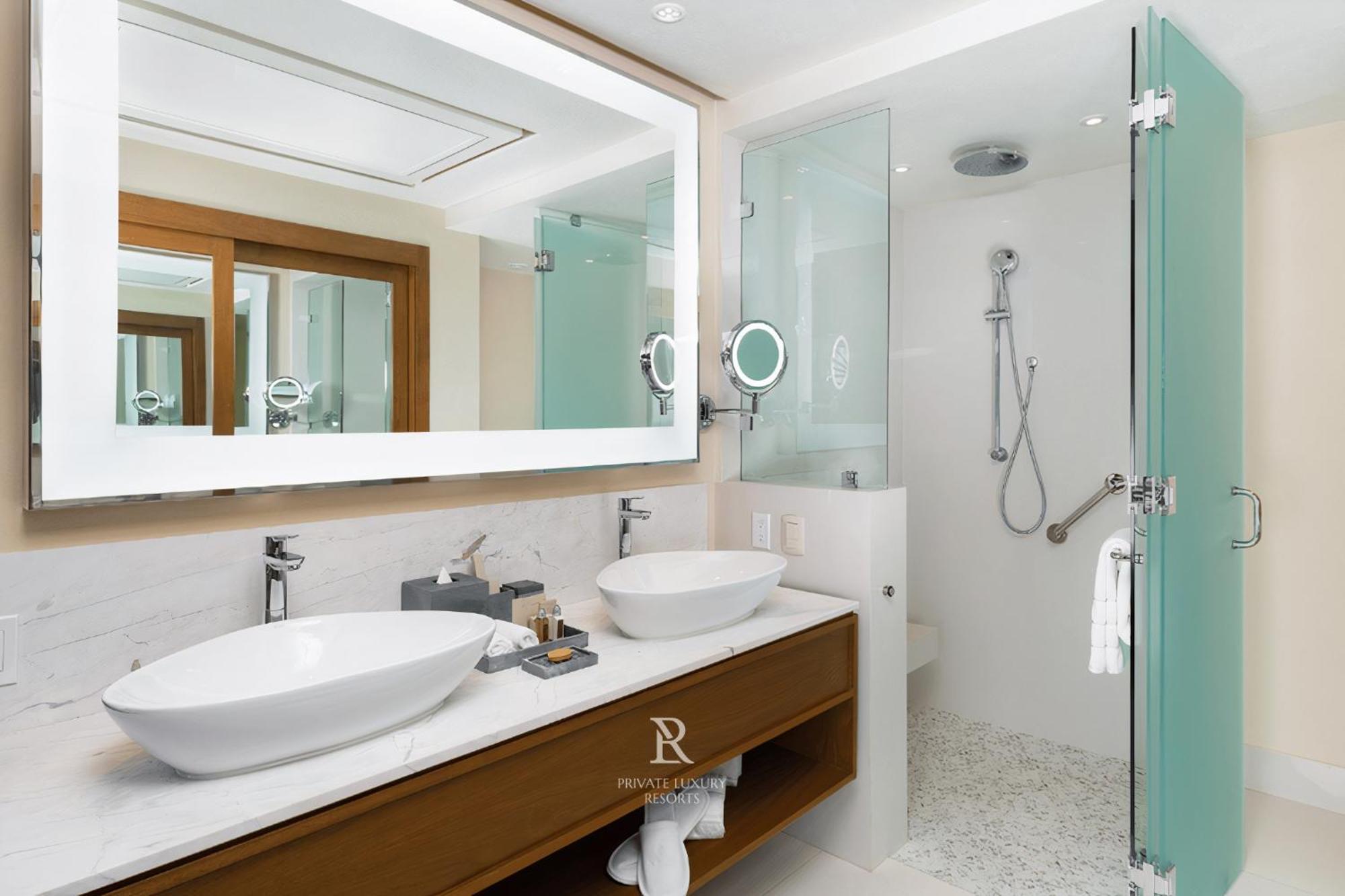 Three Bdr Penthouse Ocean Front-villa La Valencia