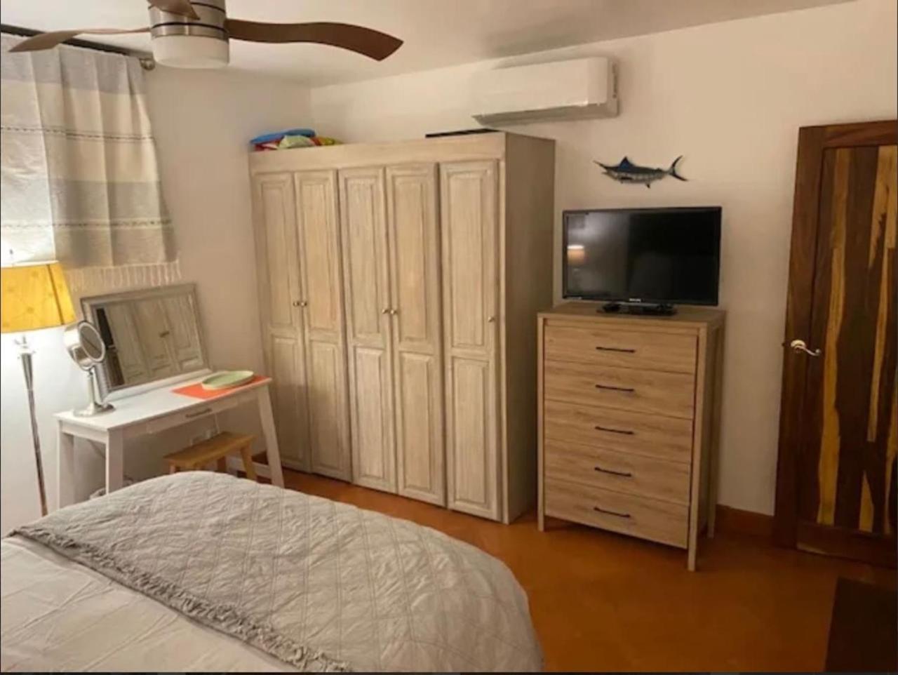 Holiday home 2 Min Walk To Medano Beach-marina Huge Pool Cozy