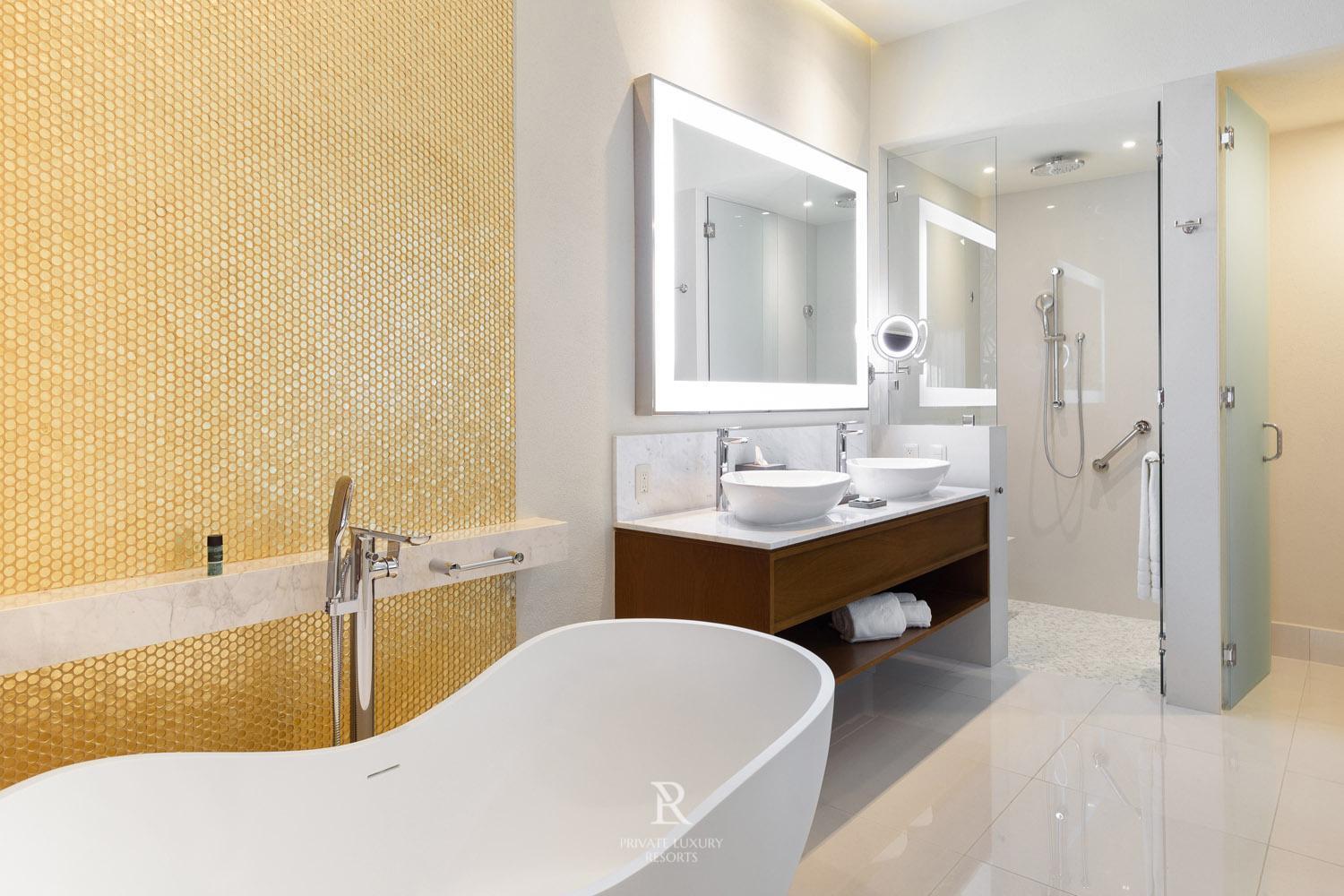 Deluxe Elite Ocean View - La Valencia Resort *